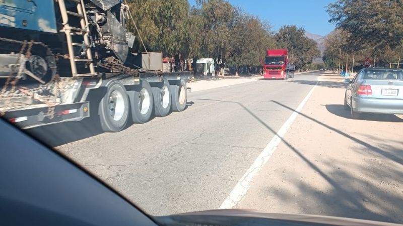 Por desplazamiento de cargas especiales, transitar con precaución por RN 60