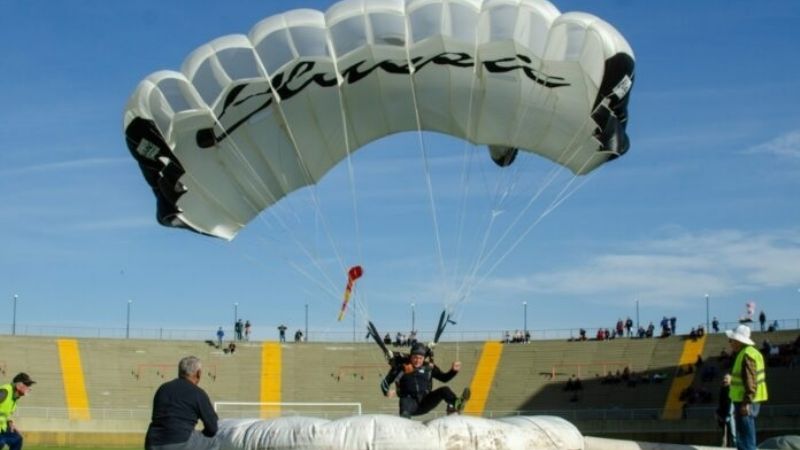 Paracaidistas agradecieron apoyo al Torneo Nacional