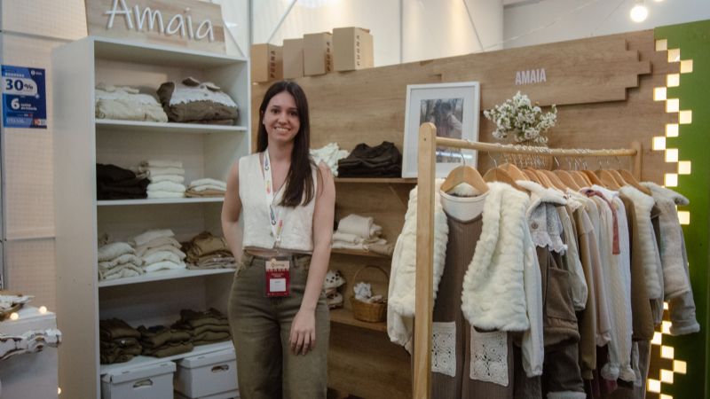 Diseñadores independientes brillan con propuestas únicas en el Poncho 2025