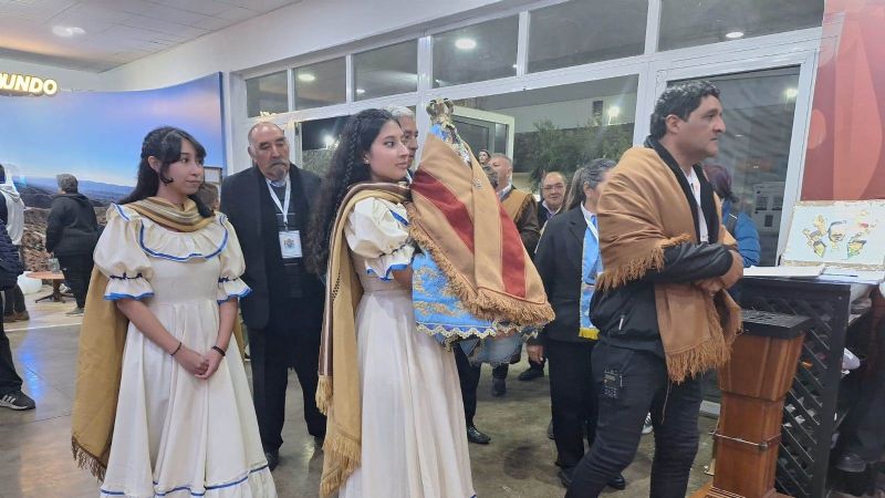 La Virgen del Valle y el Beato Esquiú cerraron su paso por la Fiesta del Poncho