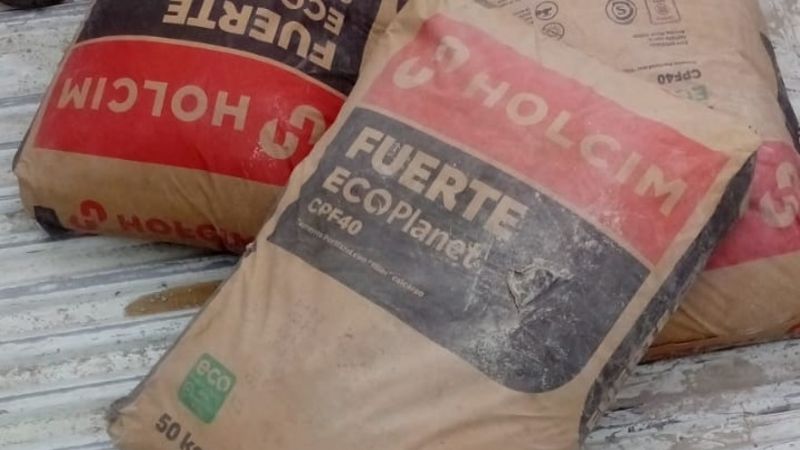 Recuperan un taxi robado y bolsas de cemento