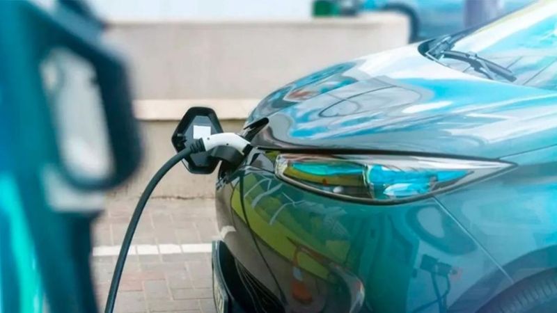 Autorizan el ingreso de 50.000 autos eléctricos