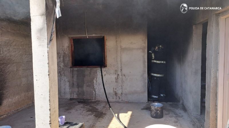 Rescataron a una mamá y sus dos hijos de un incendio