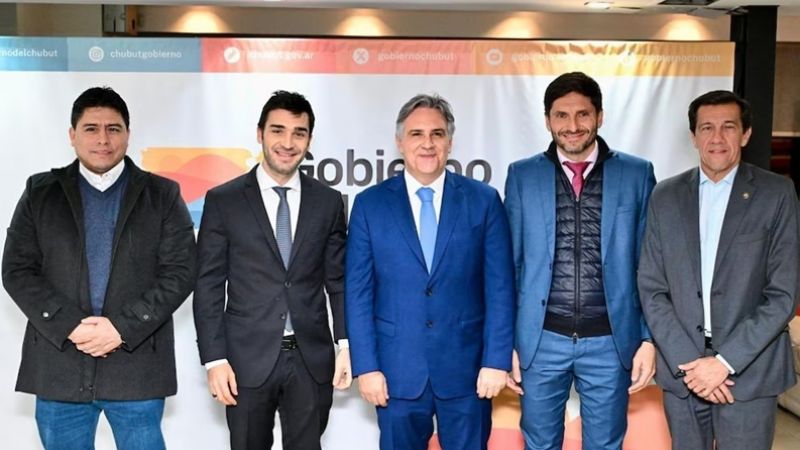 Gobernadores distanciados de Milei conformaron un frente electoral