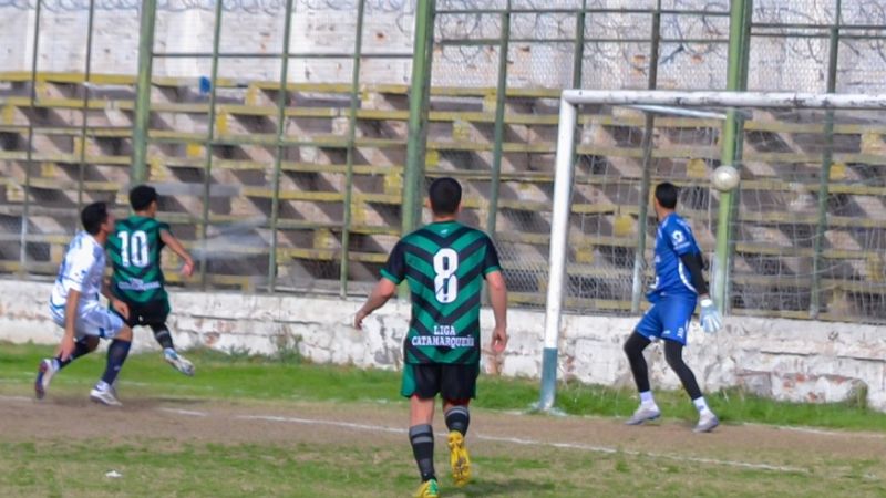 Capital goleó y avanzó en la Copa País