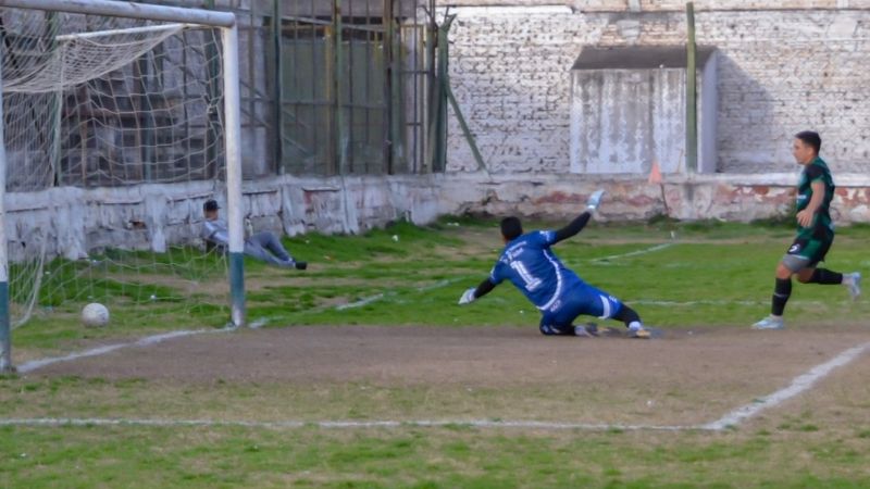 Capital goleó y avanzó en la Copa País