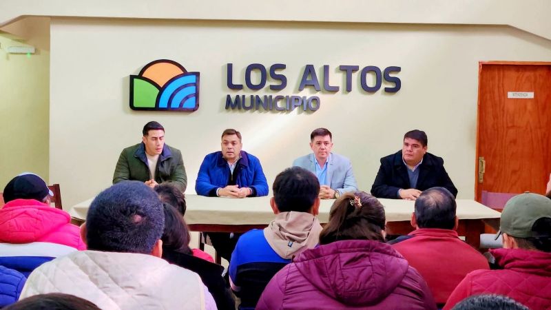 Diálogo con productores tabacaleros de Los Altos