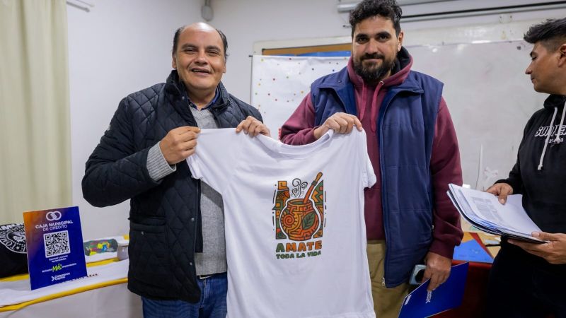 Saadi entregó créditos a emprendedores que participan de la Fiesta del Poncho