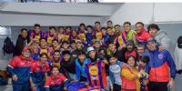 ELPLANTEL Y ALLEGADOS de tesorieri festejando en el vestuario el pase a las semifinales del 