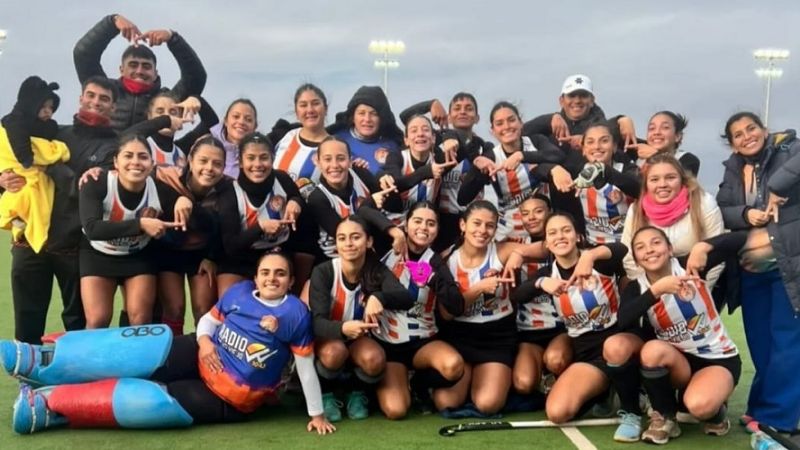 Las chicas del hockey ascendieron y quieren más