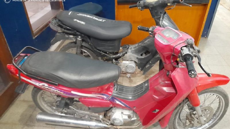 Arrestan a tres personas y secuestran motocicletas