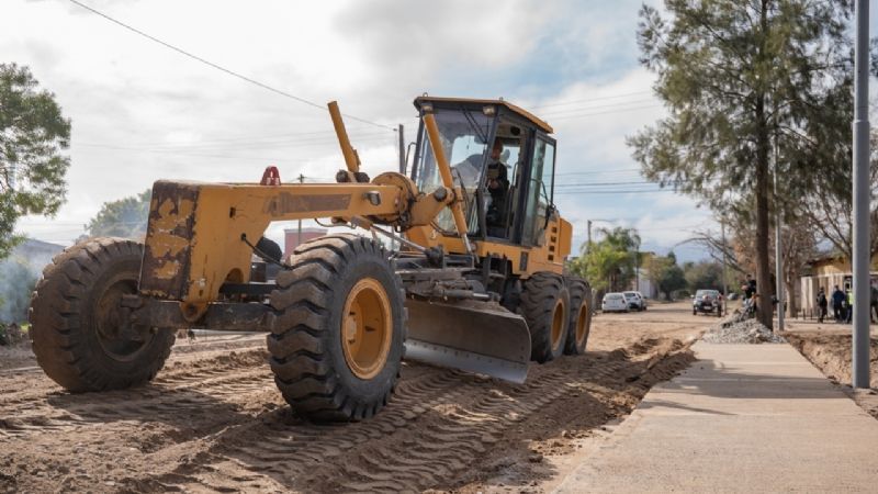 Obras de pavimentación en múltiples barrios de Valle Viejo