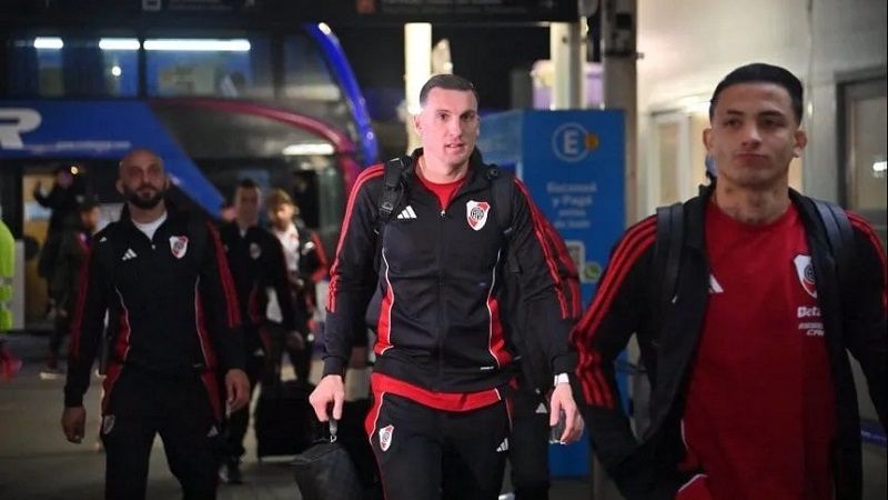 Por el mal tiempo, River no viajó a Santiago