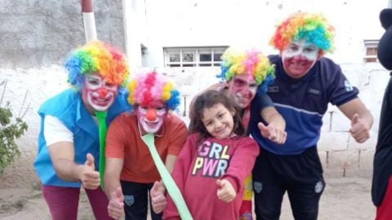 Policías festejaron el día del niño