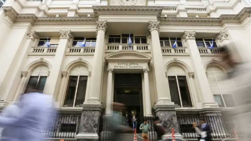 Argentina, con reservas internacionales en mínimos históricos