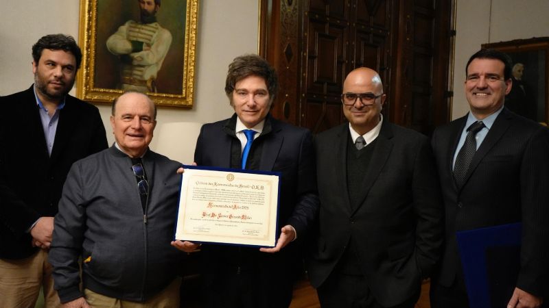 Javier Milei recibió la distinción "Economista del Año 2025"