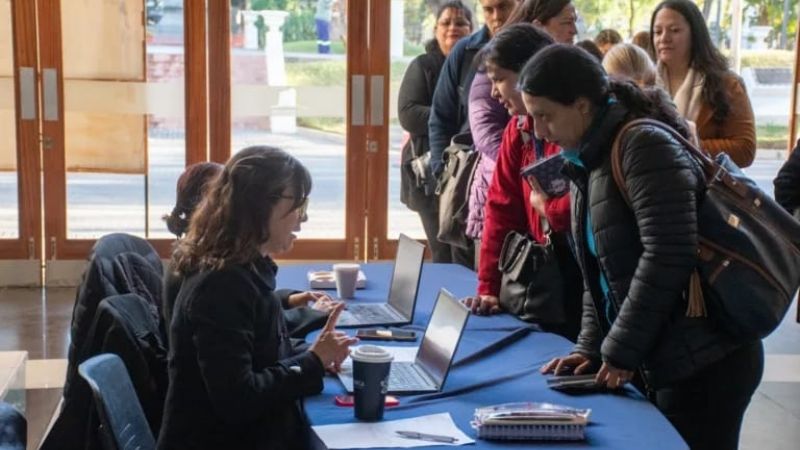 Educación impulsa capacitación docente y charlas con adolescentes sobre ciudadanía digital