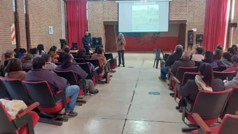 Salud capacitó en atención a adolescentes en el Área Programática 7