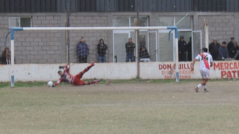 Defensores campeón chacarero y al Regional Amateur