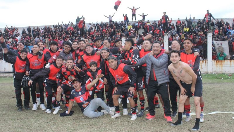 Defensores campeón chacarero y al Regional Amateur