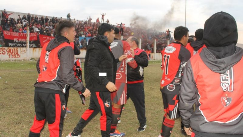 Defensores campeón chacarero y al Regional Amateur