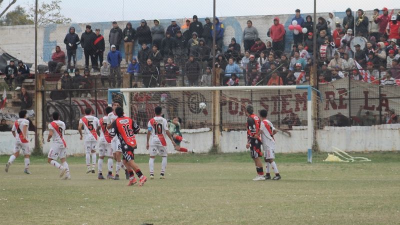Defensores campeón chacarero y al Regional Amateur