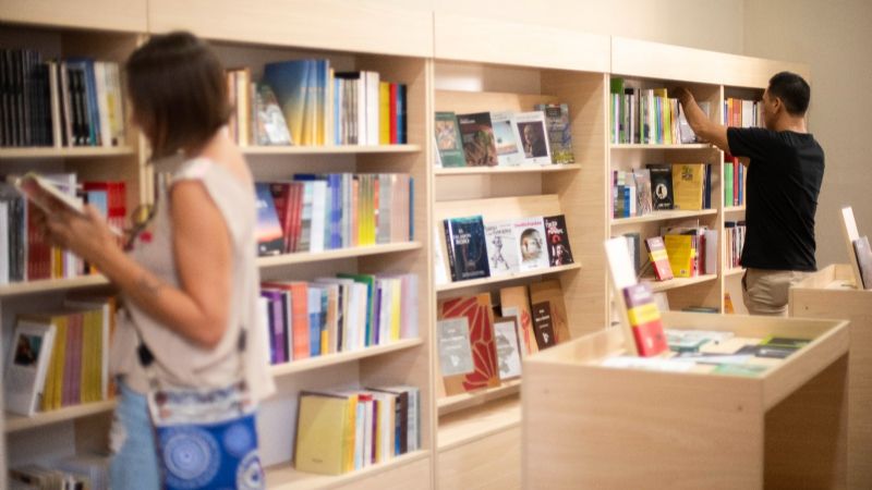 Tienda de libros de autores catamarqueños, el espacio de venta de la Biblioteca Herrera