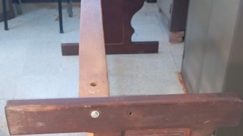 Junto a un cómplice, le robó una cama a su mamá