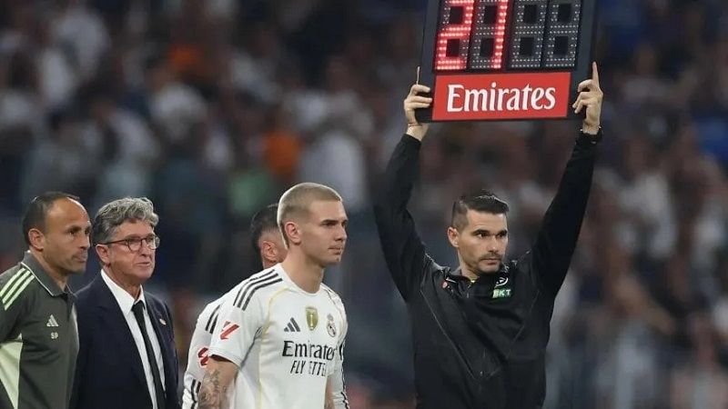 Colapinto asistió al debut de Mastantuono