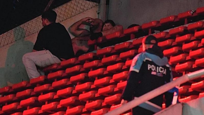 Destrozos, sangre y locura en Independiente