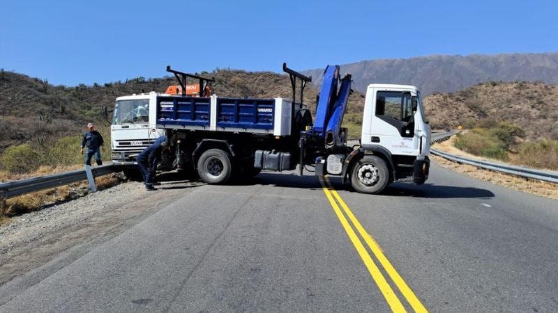 Colisión de camiones en la Cuestecilla de El Portezuelo