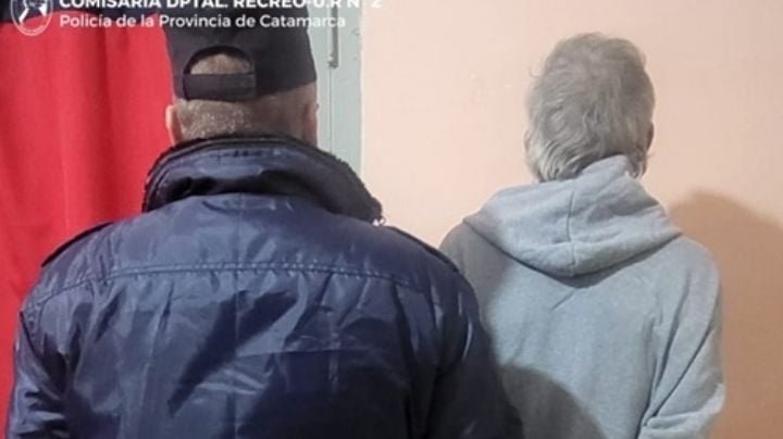 Fue detenido por acercarse a su madre