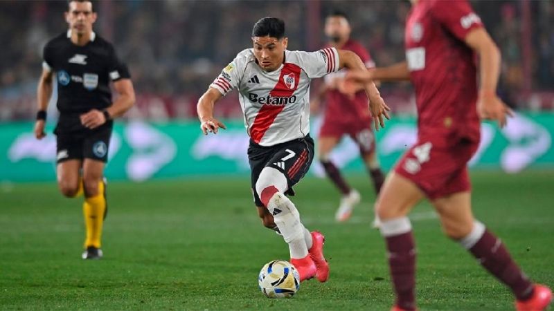 Lanús le empató a River, que igual lidera