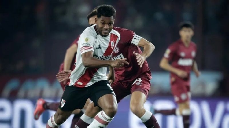 Lanús le empató a River, que igual lidera