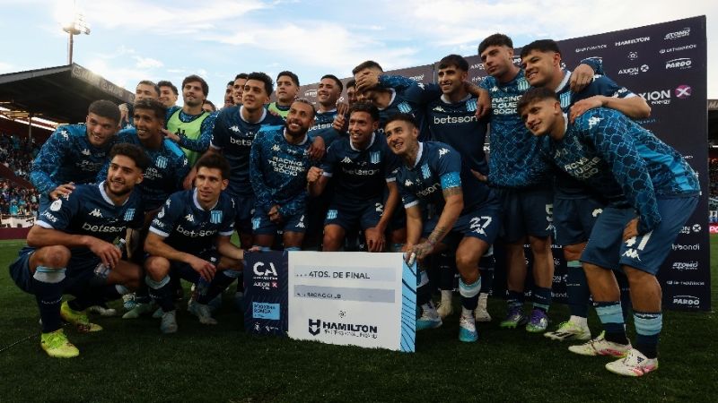 Racing avanzó con goleada 3-0 a Riestra