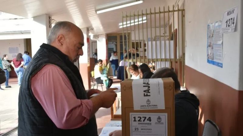 Corrientes votó a su nuevo gobernador: el radicalismo se adelantó con festejos y la oposición habla de balotaje