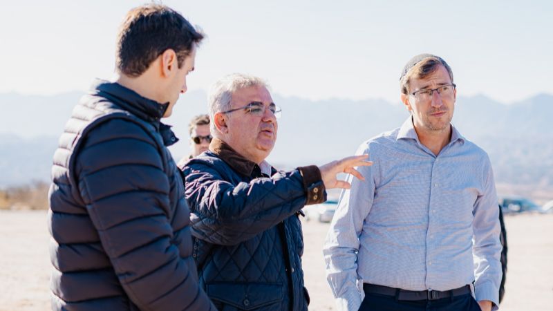 Planean plantar pistacho en 800 hectareas