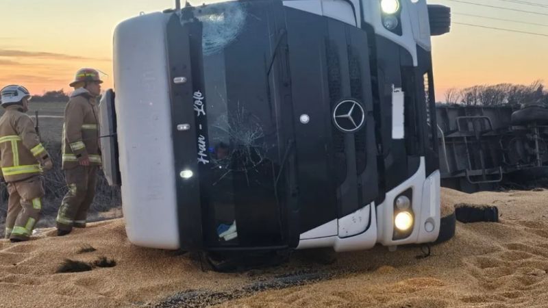 Murió un camionero tras choque entre dos vehículos de carga