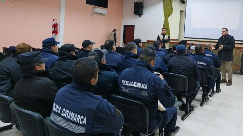 Personal del COPROSEDE brindó una capacitación a policías de Pomán