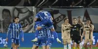 El festejo de Godoy Cruz tras el gol de Barrea.