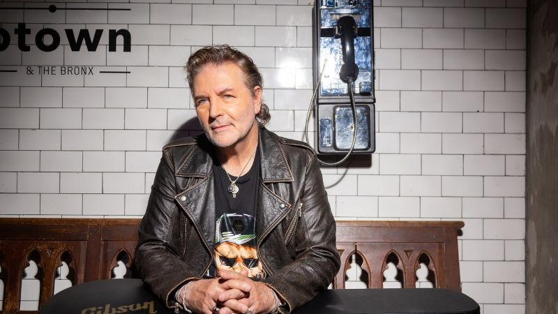 La leyenda del rock argentino Miguel Mateos abre un mes histórico en el Cine Teatro Catamarca