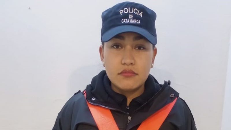 Una policía impidió que una mujer tome una decisión drástica