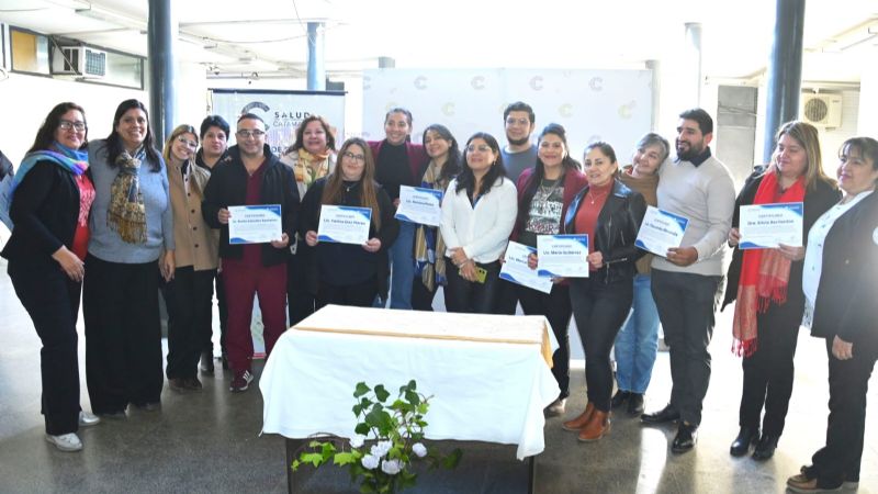 Entrega de certificados a capacitadores de Emergencias y Urgencias Pediátricas