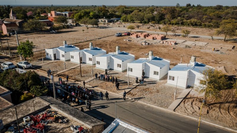 Huillapima: Entregaron viviendas sociales y más familias cuentan con un techo propio
