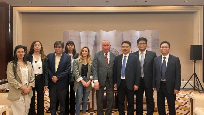 Dusso encabezó reunión con el vicegobernador de Fujian