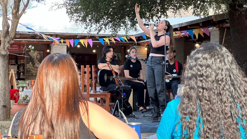 Jóvenes artistas ofrecieron su canto en Casa de la Puna