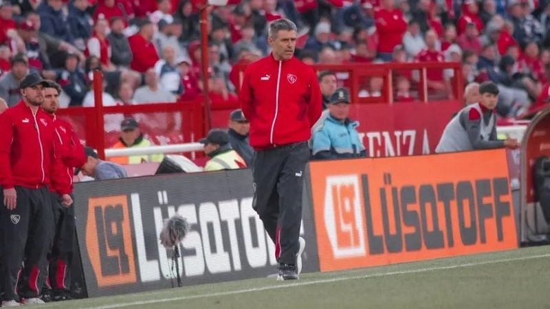 Perdió Independiente y renunció el DT Vaccari