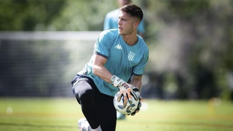 Cambeses seguirá en arco de Racing frente a Vélez
