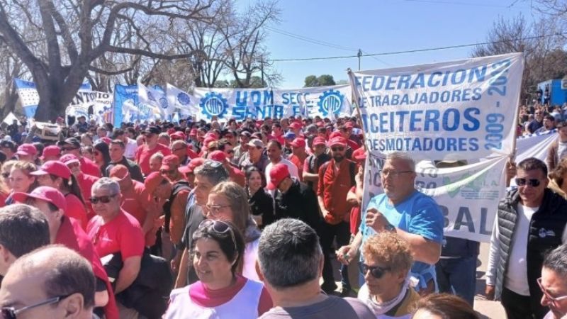 Firmat salió a las calles por el cierre de Vasalli
