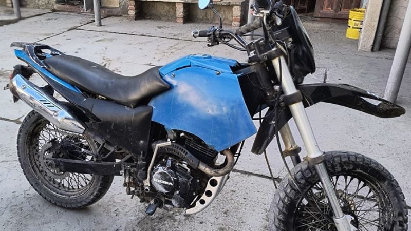 Quiso esquivar un control pero terminó mal